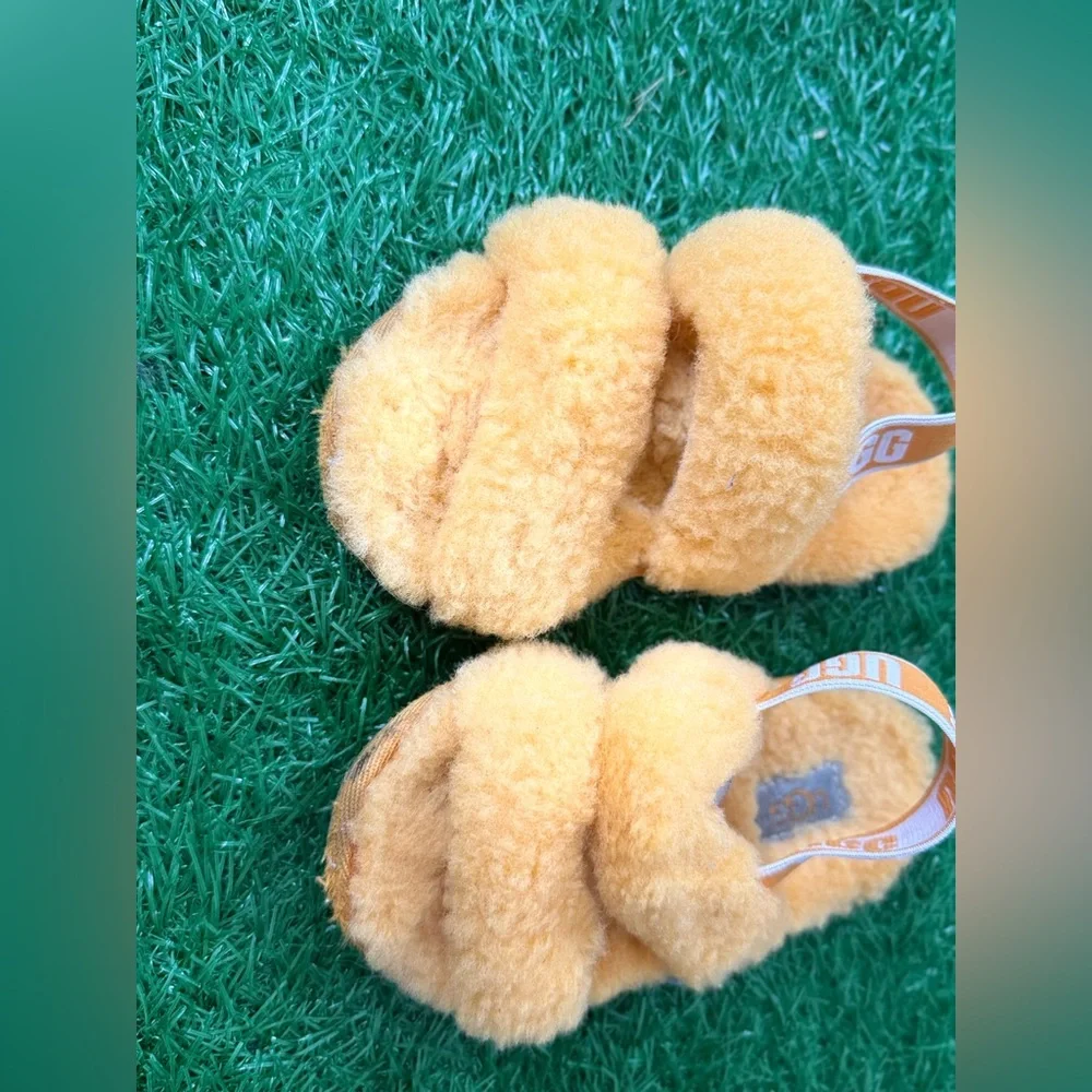 UGG Kids Fluffy‎ Yellow Sandals size 8.5